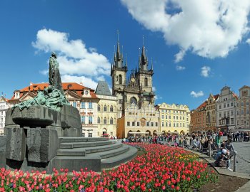 Rathausplatz in Prag  © Pecold-shutterstock.com/2013