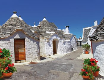 Trullis in Alberobello © Freesurf-fotolia.com