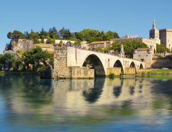 Avignon - Brücke Pont St. Benezet und Papstpalast © lamax - stock.adobe.com