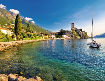 Malcesine mit Blick auf die Burg © xbrchx-fotolia.com