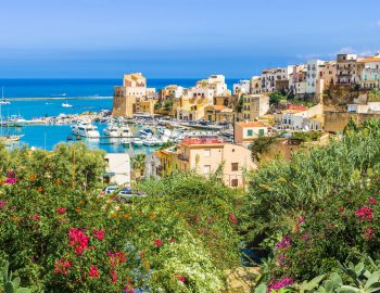 Blick auf Castellammare del Golfo © Balate Dorin - stock.adobe.com